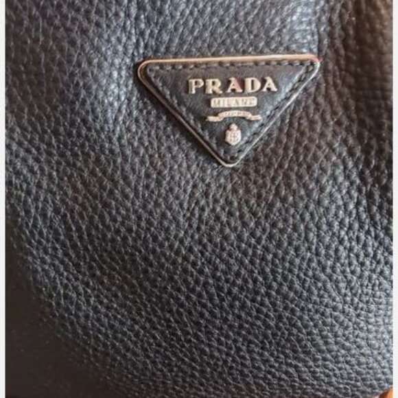 NWOT PRADA VITELLO DAINO LEATHER BAG WITH CROSSBODY STRAP - Picture 4 of 13